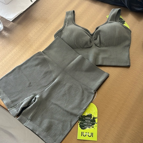 Pants - NWT Green Padded Top & Short Set